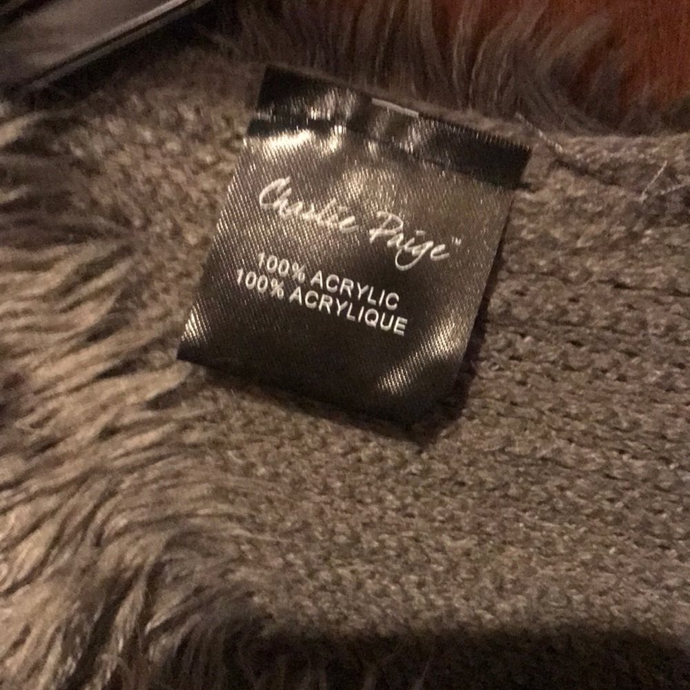 Furry poncho - Picture 2 of 3